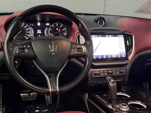 Used 2021 Maserati Ghibli S GranSport image 33