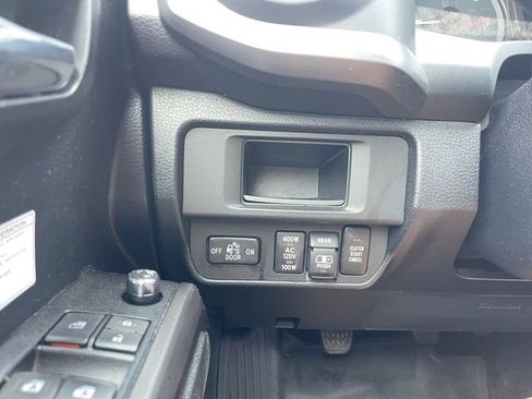 Used 2017 Toyota Tacoma TRD Pro AWD/4WD image 24