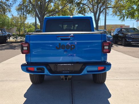 Used 2023 Jeep Gladiator Overland image 6