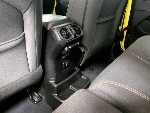 Used 2024 Jeep Wrangler Unlimited Sahara AWD/4WD image 27