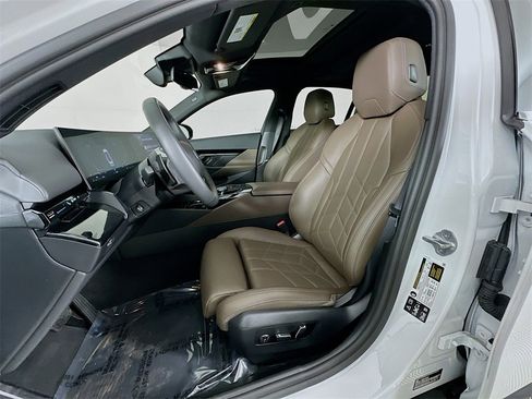 Used 2024 BMW 530i xDrive w/ Convenience Package image 21