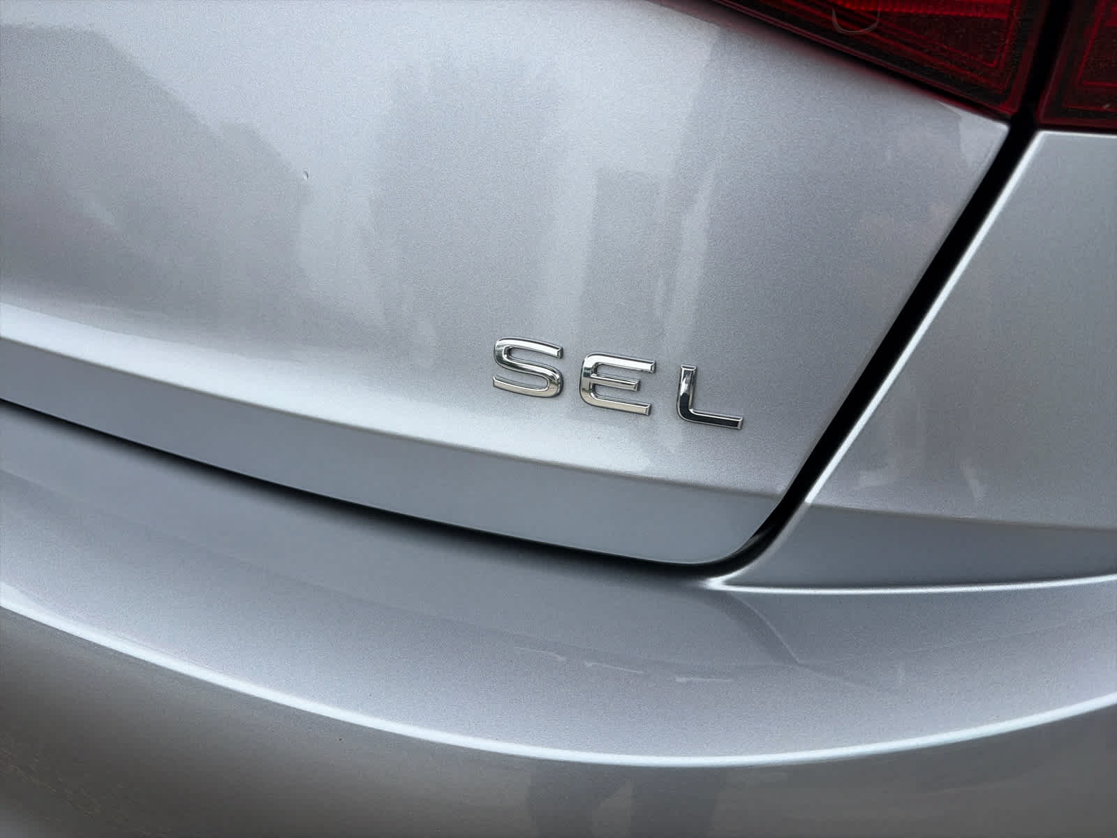 Used 2025 Volkswagen Jetta SEL FWD image 4