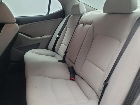 Used 2015 Kia Optima LX FWD image 18