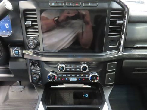Used 2024 Ford F250 Lariat w/ Lariat Ultimate Package AWD/4WD image 16