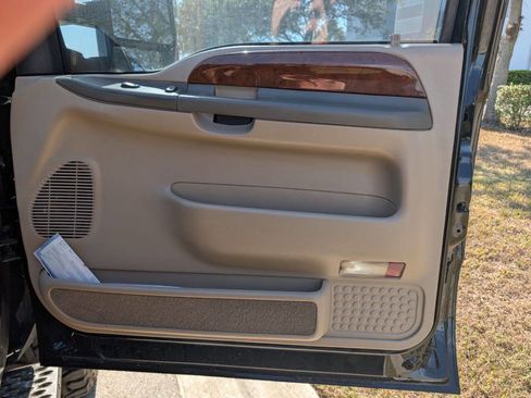 Used 2000 Ford Excursion Limited image 15