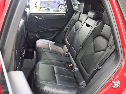 Used 2018 Porsche Macan GTS image 28