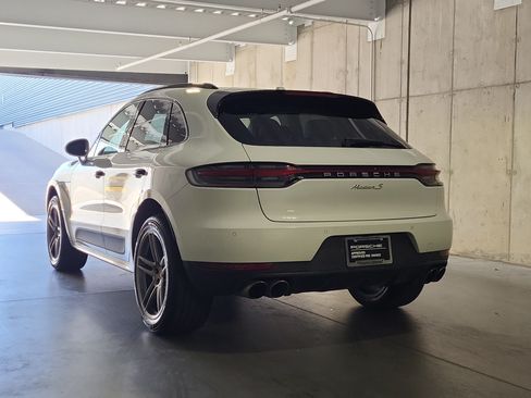 Certified 2019 Porsche Macan S AWD/4WD image 3