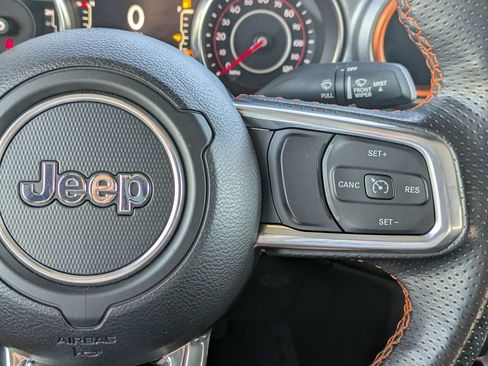 Used 2022 Jeep Gladiator Mojave w/ Cold Weather Group AWD/4WD image 15