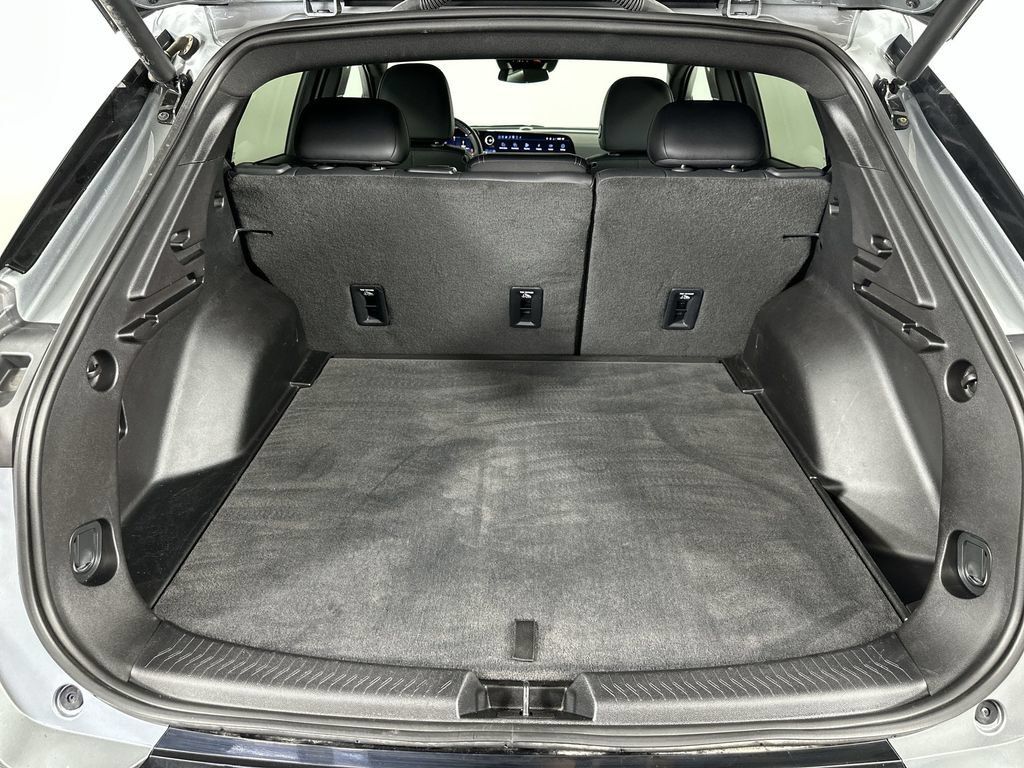 Used 2024 Chevrolet Equinox EV RS FWD image 26