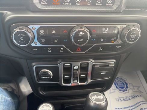 Used 2020 Jeep Wrangler Unlimited Sahara AWD/4WD image 23