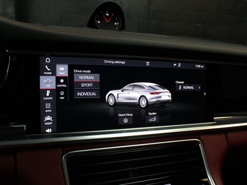 Used 2018 Porsche Panamera 4 AWD/4WD image 64