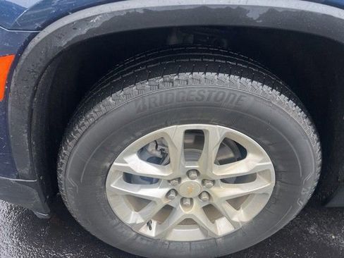 Used 2023 Chevrolet Traverse LS w/ Safety Package image 3