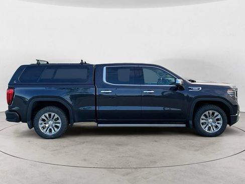 Used 2023 GMC Sierra 1500 Denali w/ Technology Package AWD/4WD image 6