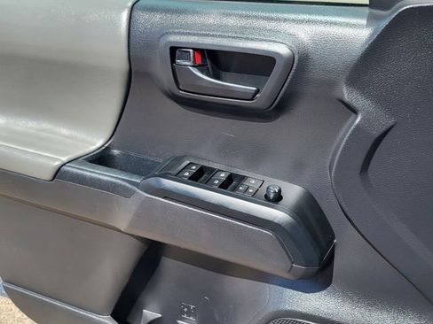 Used 2022 Toyota Tacoma SR image 11