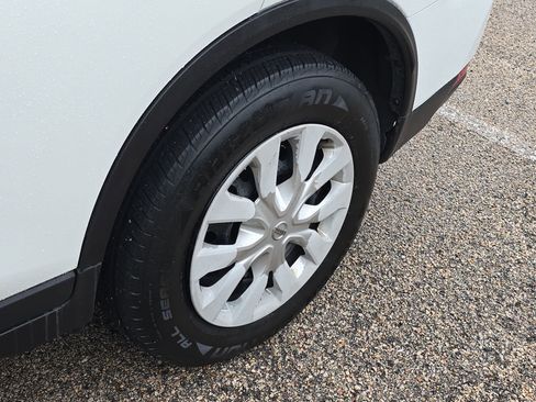 Used 2019 Nissan Rogue S FWD image 10