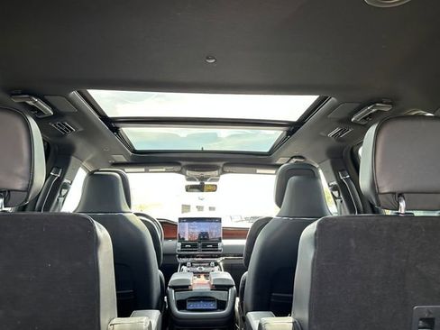 Used 2022 Lincoln Navigator Reserve AWD/4WD image 12