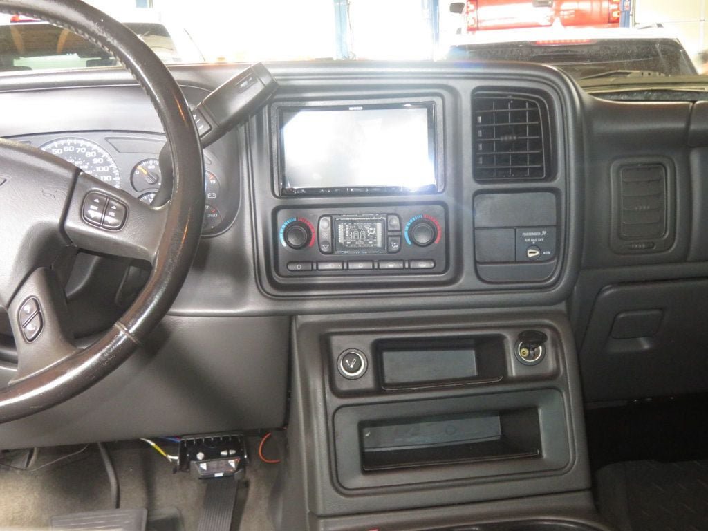 Used 2006 Chevrolet Silverado 2500 LT w/ Onstar Plus Package AWD/4WD image 34