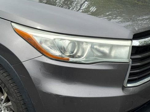 Used 2015 Toyota Highlander Plus AWD/4WD image 12