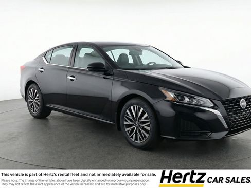 Used 2025 Nissan Altima 2.5 SV image 1