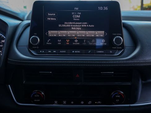 Used 2023 Nissan Rogue SV image 30