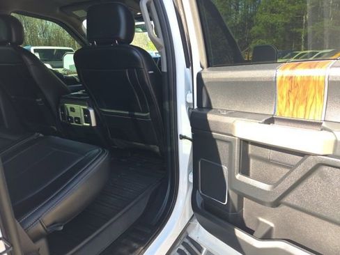 Used 2019 Ford F150 Lariat image 17