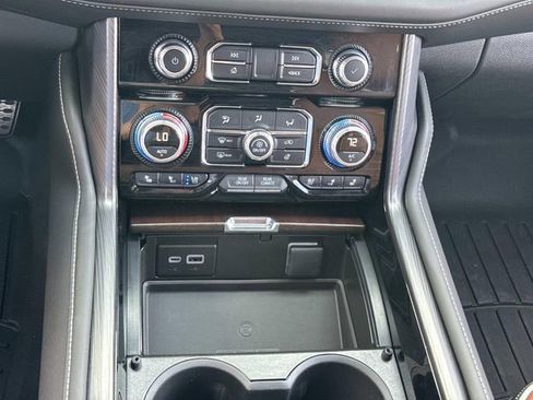 Used 2024 GMC Yukon Denali Ultimate image 27