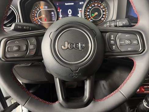 Used 2024 Jeep Wrangler Unlimited Rubicon w/ Technology Group image 16