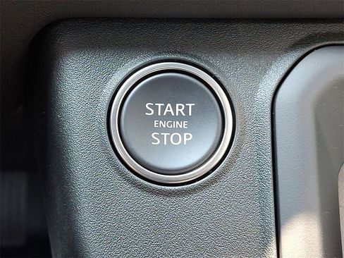 New 2025 Land Rover Defender 110 S image 18