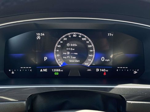 Certified 2024 Volkswagen Tiguan SE R-Line image 23