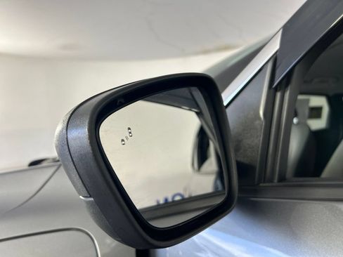 Used 2022 Ford Escape SE w/ Cold Weather Package FWD image 12