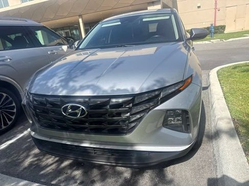 Used 2024 Hyundai Tucson SE FWD image 2
