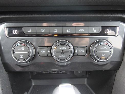 Used 2019 Volkswagen Tiguan SEL Premium R-Line image 16