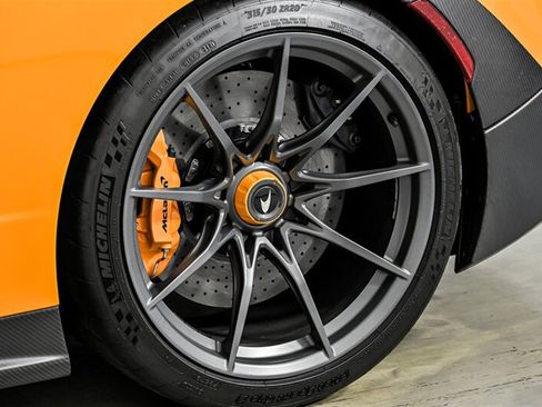 Used 2019 McLaren Senna RWD image 22