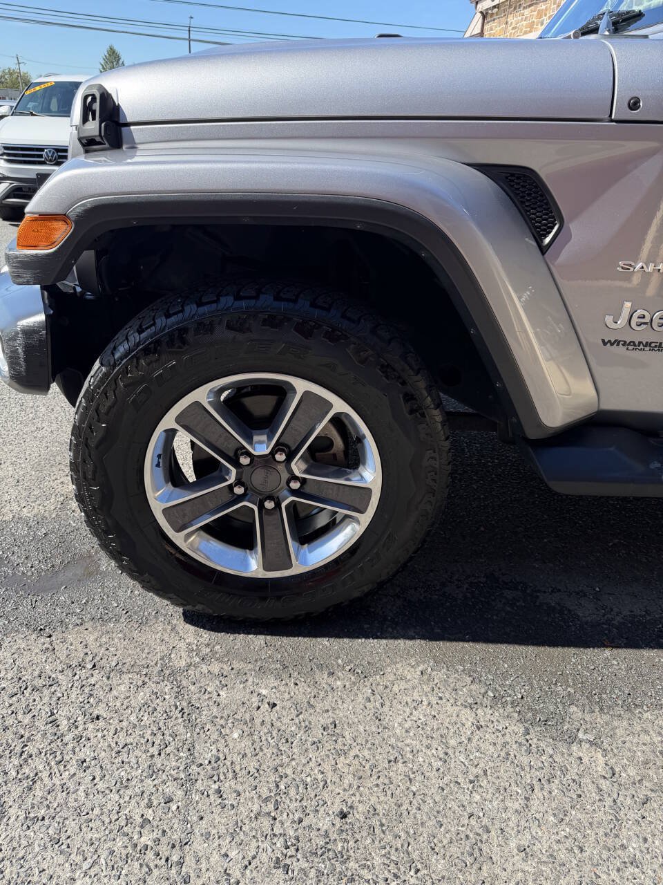 Used 2018 Jeep Wrangler Unlimited Sahara AWD/4WD image 21