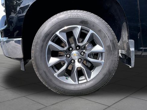Used 2023 Chevrolet Silverado 1500 LT AWD/4WD image 10