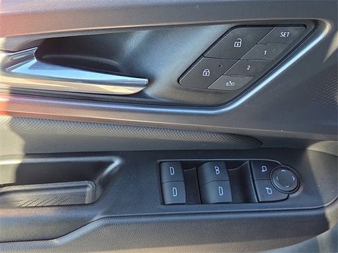 New 2025 Chevrolet Equinox EV RS image 15