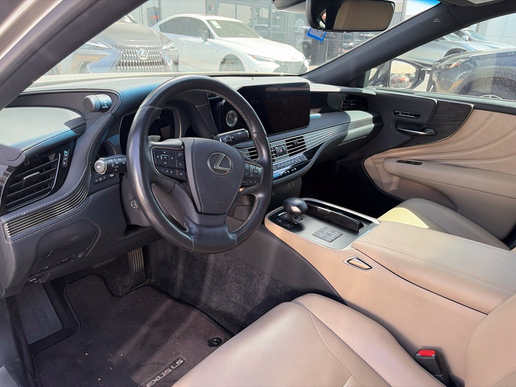 Used 2023 Lexus LS 500 w/ Accessory Package (Z1) RWD image 6