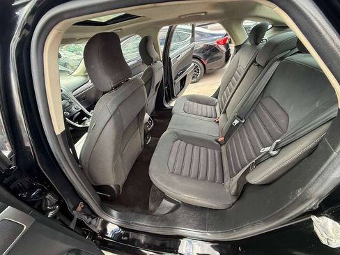 Used 2017 Ford Fusion SE FWD image 20