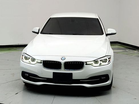 Used 2018 BMW 328d Sedan RWD image 2