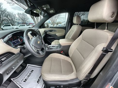 Used 2024 Chevrolet Traverse LT image 19