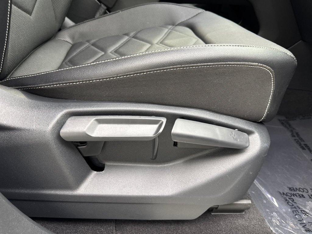 Used 2024 Volkswagen Atlas SE w/ Panoramic Sunroof Package FWD image 52