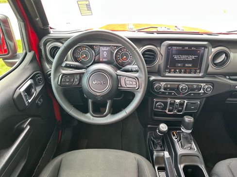 Used 2023 Jeep Gladiator Sport AWD/4WD image 10