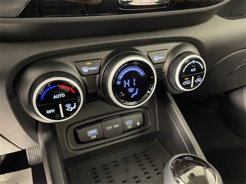 New 2025 Hyundai Venue Limited image 6