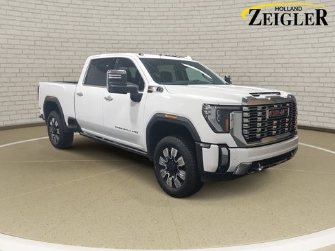 Used 2024 GMC Sierra 2500 Denali w/ Denali Reserve Package image 3