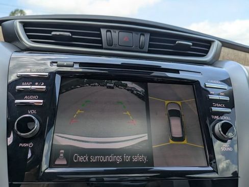 Used 2024 Nissan Murano SL FWD image 25