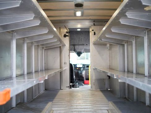 Used 2022 Ford Transit 350 DRW RWD image 13