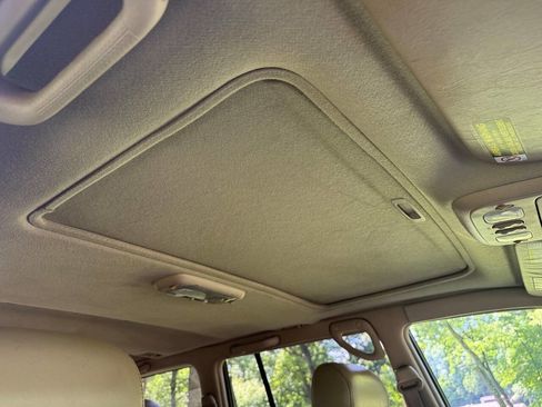Used 2001 Toyota Land Cruiser AWD/4WD image 68
