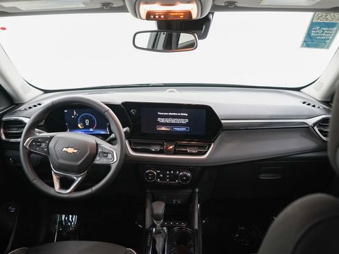 Used 2024 Chevrolet TrailBlazer LT w/ Convenience Package AWD/4WD image 13