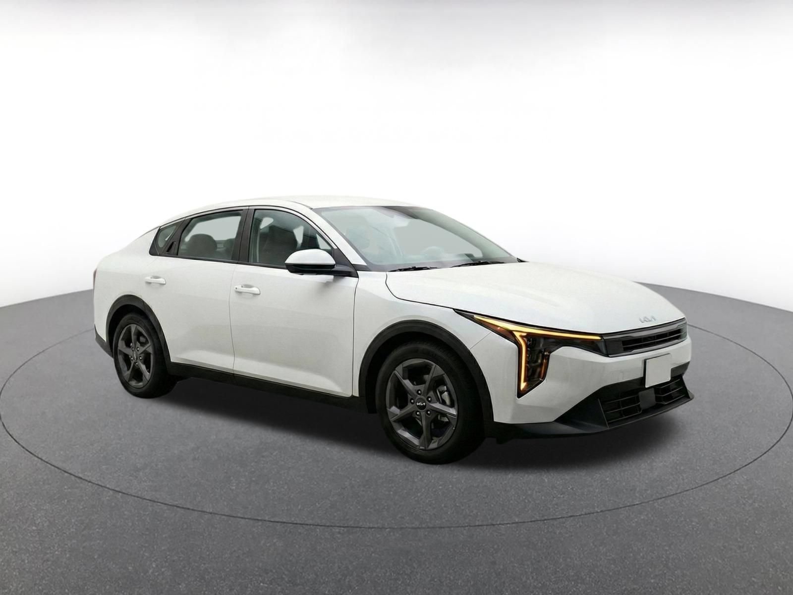 Used 2026 Kia K4 FWD image 2