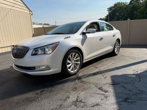 Used 2015 Buick LaCrosse Leather w/ Experience Buick Package FWD image 9